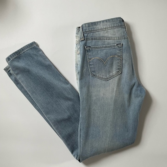 Levi’s Jeans Low Rise Demi Curve - Picture 5 of 7